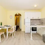 Apartment Komfortables Mit Meerblick, Klima, Wifi Und Waschmaschine Crikvenica
