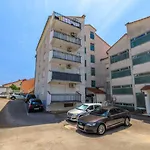 Komfortables Mit Meerblick, Klima, Wifi Und Waschmaschine * Crikvenica