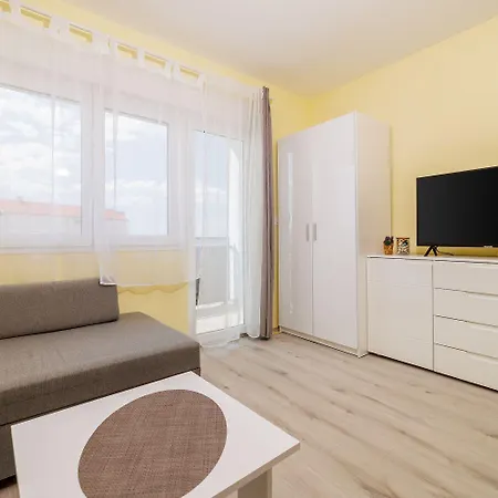 Apartmán Komfortables Mit Meerblick, Klima, Wifi Und Waschmaschine Crikvenica