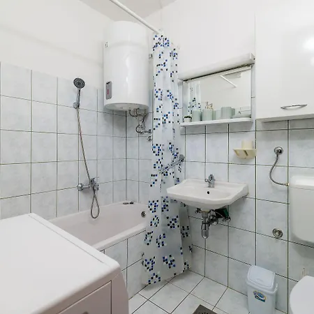Komfortables Mit Meerblick, Klima, Wifi Und Waschmaschine Apartmán *
